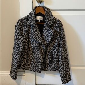 cupcakes & cashmere Gray Leopard Teddy Jacket